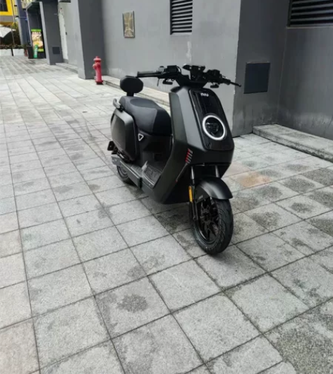 出九成新以上二手电动车二手电瓶车。雅迪，爱...