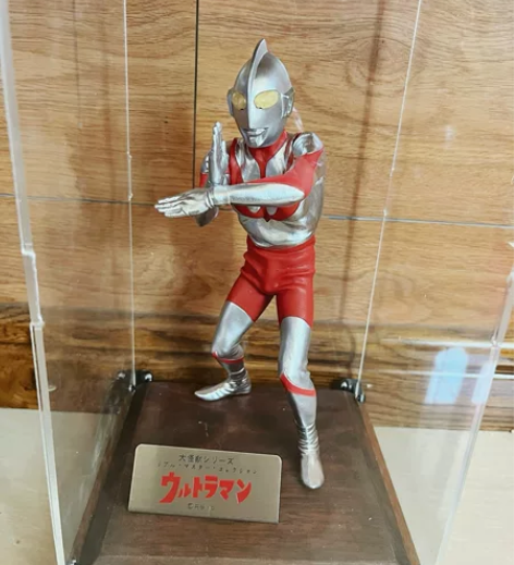 XPLUS尺寸奥特曼手办，满满的童年回忆，...