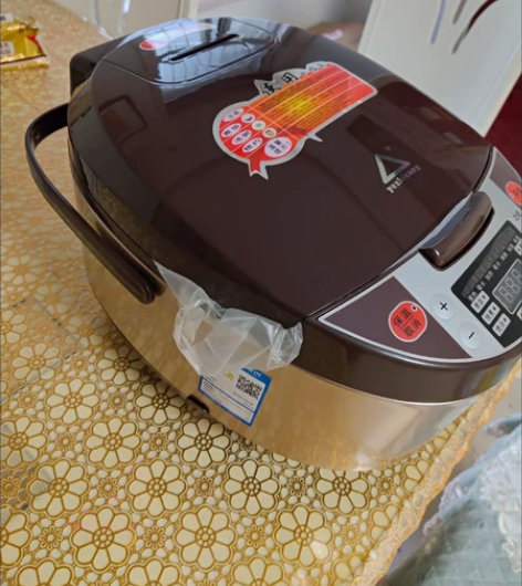 【甩卖】全新苏泊尔同款式老品牌红三角3升4...