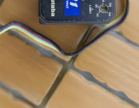 出一个Futaba GY401陀螺仪，上大...