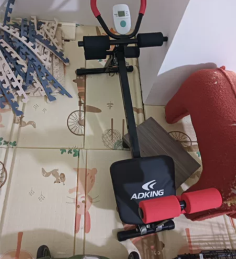 健身器材。锻炼核心，可以卷腹。可以仰卧起坐...