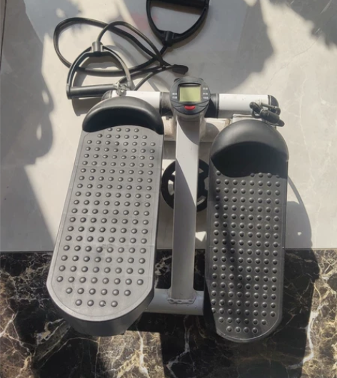 数显踏步机八成新主要锻炼身体用没有问题.显...