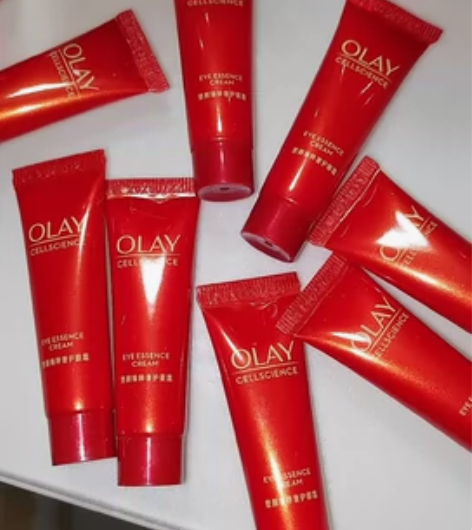 玉兰油大红瓶眼霜，官网积分兑换的套装，水和...