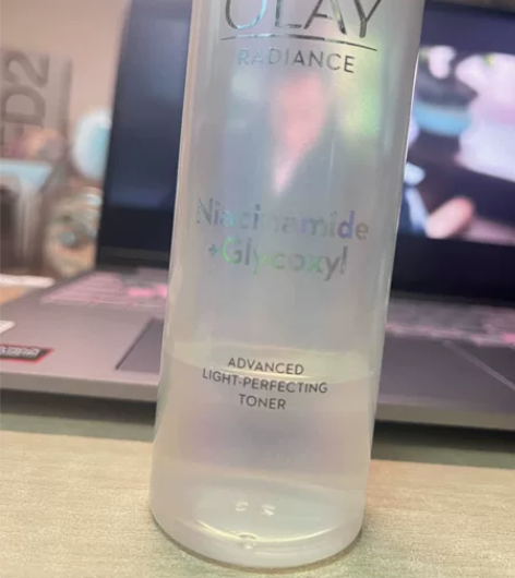 Olay水感透白光曜精华烟酰胺水，保湿滋润...