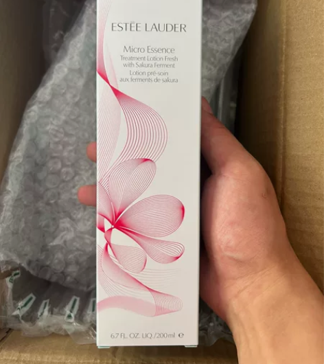 雅诗兰黛樱花水200ml,老款,全新保真。...