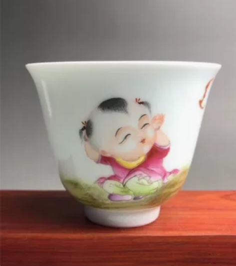 一笔倾国戏婴杯 大约100ml 标价为单杯...