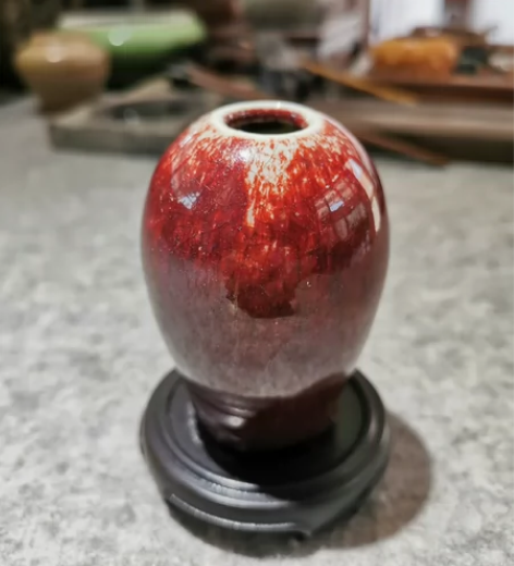 乾隆红釉手把瓶 品相：全品 规格：高8cm...