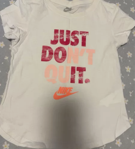 出 Nike 动白色T恤，纯棉面料 圆领款...