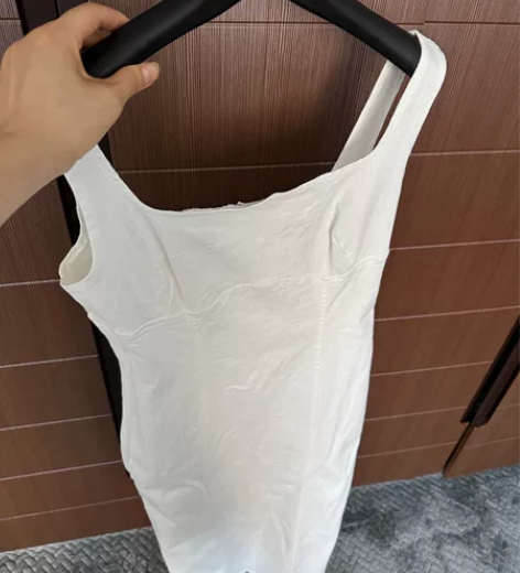 欧美品牌?白色吊带裙?M码?胸围84~90...