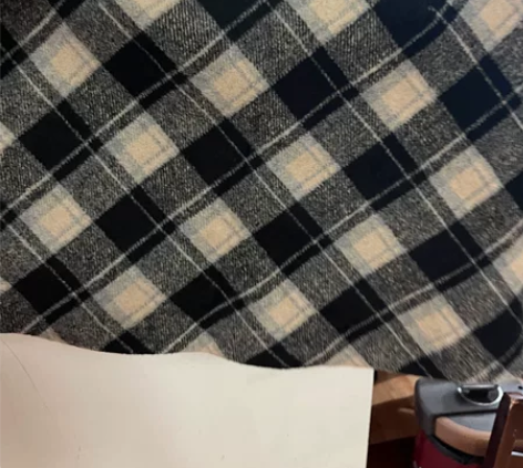 出品牌：田田家，秋冬新款格子半裙，100%...