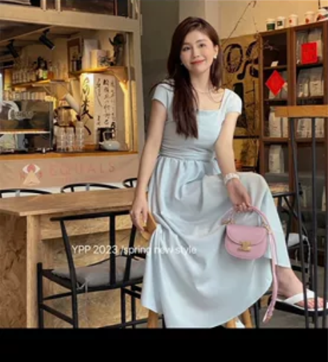 五成新，穿过几次了。买其他衣服可以直接赠送...