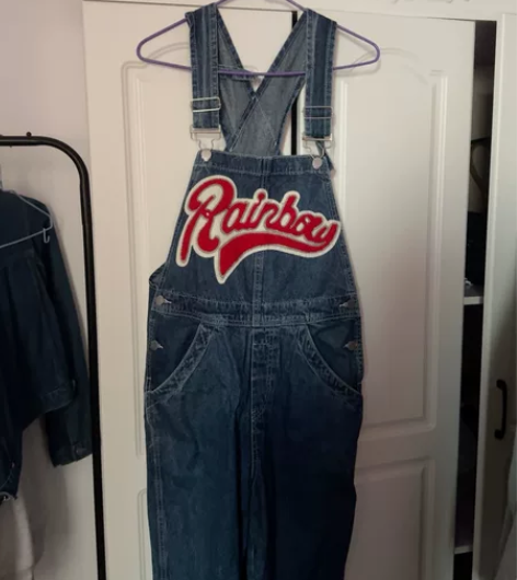 闲置背带裤可以穿到140斤我觉得可以 应该...