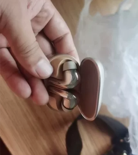 出个自用小米 Buds4 Pro 荣耀金耳...