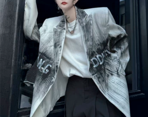 2024春季小众手绘字母渐变泼墨设计感西服...