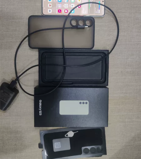 出一个三星s23 8+256，9月过保，屏...