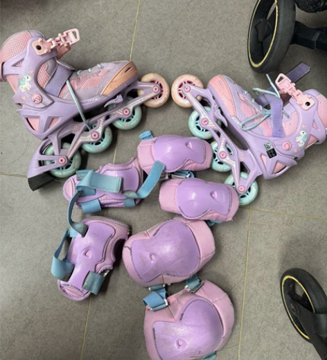 迪卡侬轮滑鞋儿童初学者溜冰鞋套装全女童滑冰...