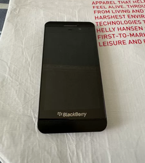 黑莓手机z10 买来几乎没怎么使用 一直放...