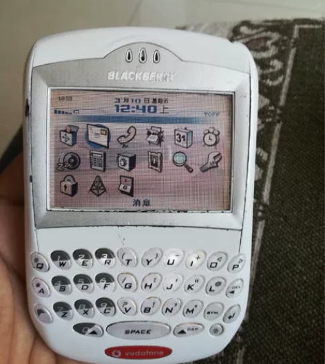 黑莓手机 黑莓手机一个，功能完好，可视频验...