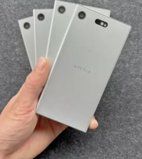 二手索尼xz1c银色，外观近乎没有划痕磕碰...