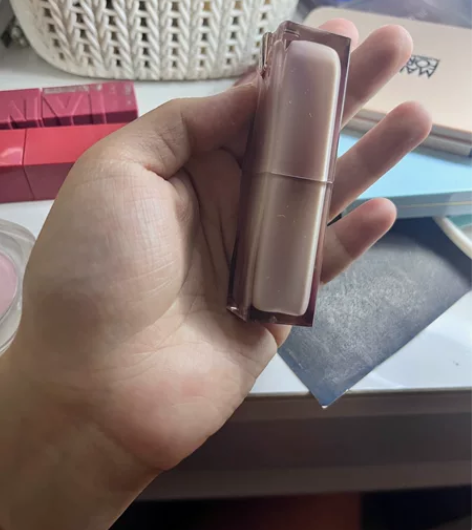 酵色粉雾口红，129一页玫瑰，27元包邮，...