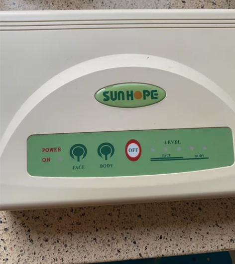 正版尚赫美容美体仪，九成新，配件、知识手册...