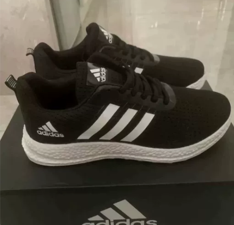 原价598商场购入的。急出！阿迪达斯运动鞋...