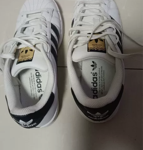 阿迪达斯女鞋，三十六号，九成新，包邮，退货...
