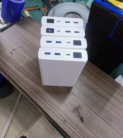 超大容量充电宝，朋友们随身朋友们随身携带的...