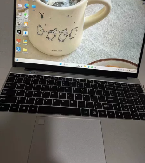 【忍痛转让】2023全新笔记本电脑，原价5...