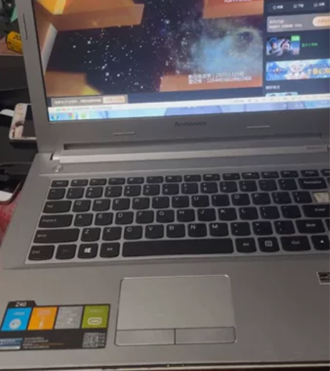 联想Z40-70/轻薄本，仔细观察视频及图...