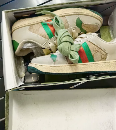 脏脏鞋全新，38码 感兴趣的话点“我想要”...