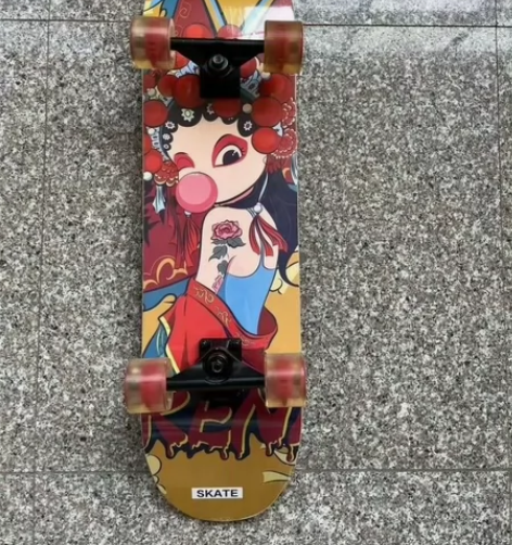 秒杀，原价300多买的初学者滑板男女学生入...