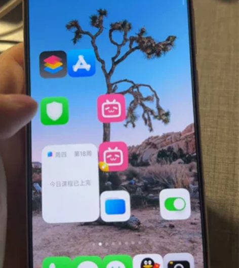 自用小米13 12256白色 边框与屏幕正...