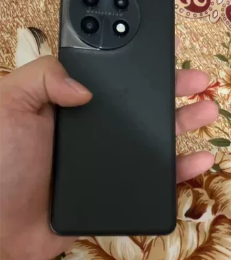 1+11 12+256g 成色99新 电池...