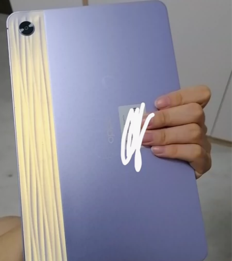 出OPPO品牌的平板电脑，型号为OPPO ...