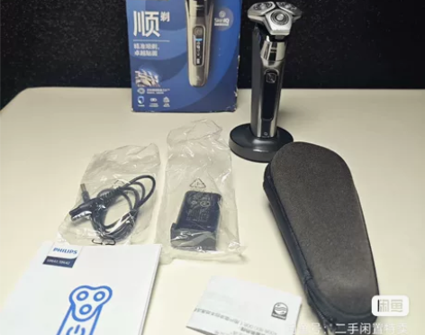 飞利浦电动剃须刀SkinIQ蜂巢高端9系智...