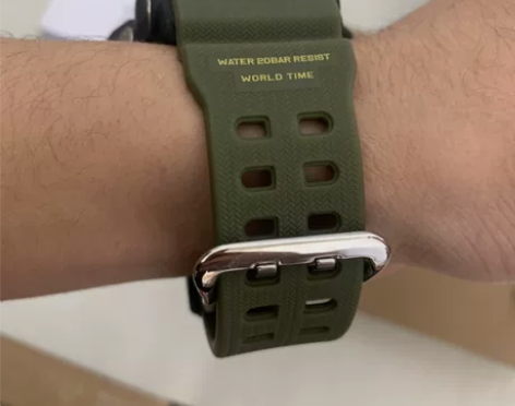 箱说齐全，收藏的，成色如图卡西欧小泥王一代...