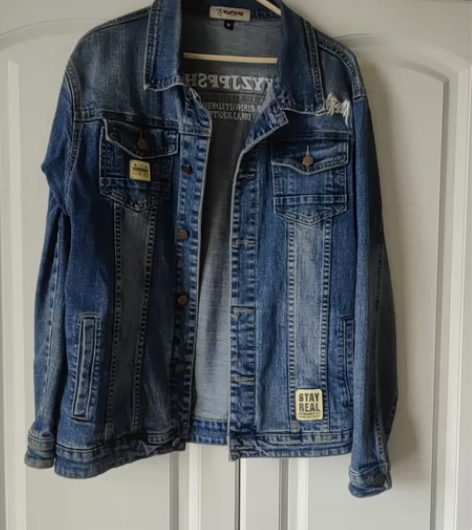 版型非常好，质量很不错，低价出售。 感兴趣...