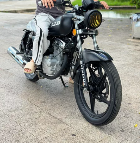 二手摩托车 铃木复古太子150cc-磨砂黑...