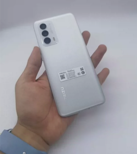 魅族18白色全原装，8+256内存，显示完...