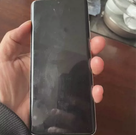 个人出售魅族18(12+256)，边框有一...