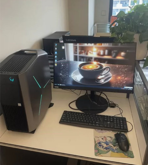 公司倒闭，低价处理95新小外星人品牌台式电...