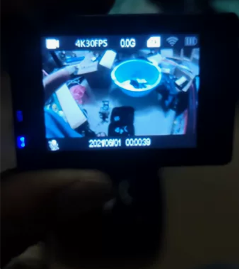 摄徒相机两块电池一个充电池的充电器也可以边...