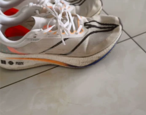 淘宝2023四月初下单，李宁男子跑步鞋20...