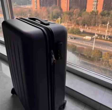 【特价出】全新小米90分行李箱旅行箱万向轮...