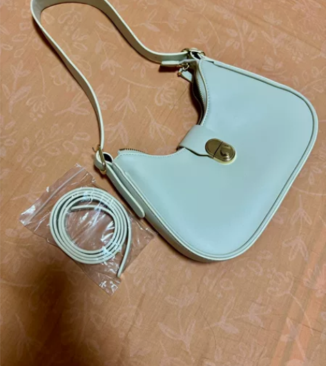 SOMAY 米白色腋下包 中 磨砂皮 九成...