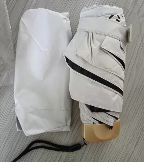 便宜出全新小型五折扁伞 伞折起来非常小，方...