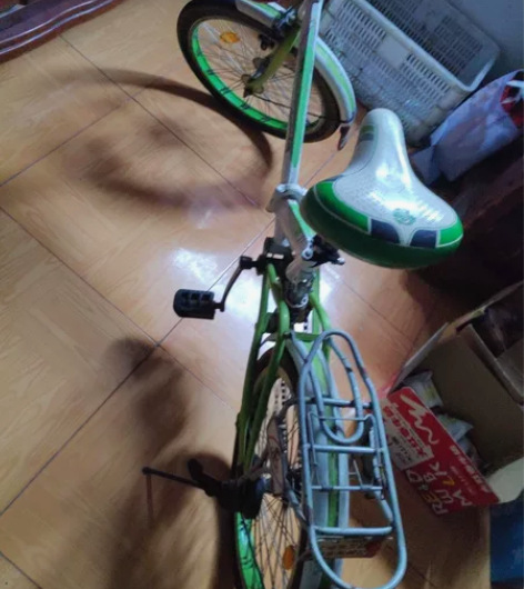 折叠小型自行车。20岁以下都能骑啊。低价处...