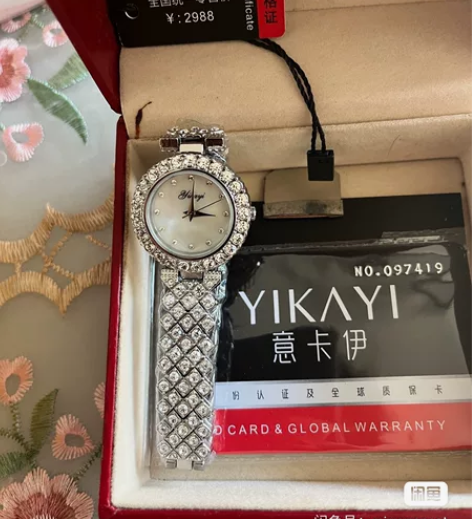 意卡伊石英腕表全新的 感兴趣的话点“我想要...