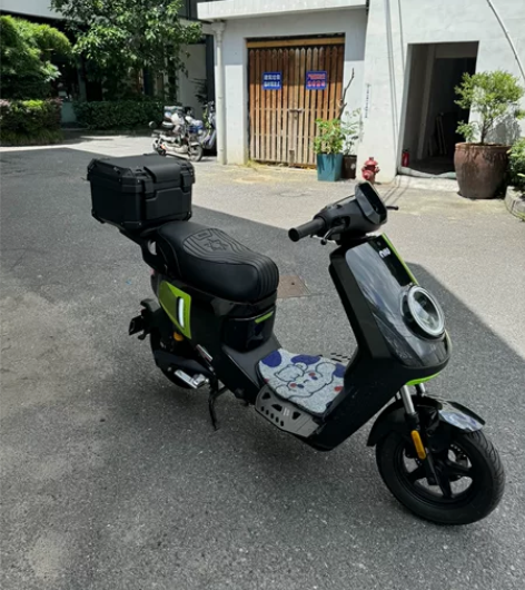 小牛Citywalk新款MQIL顶配电瓶车...